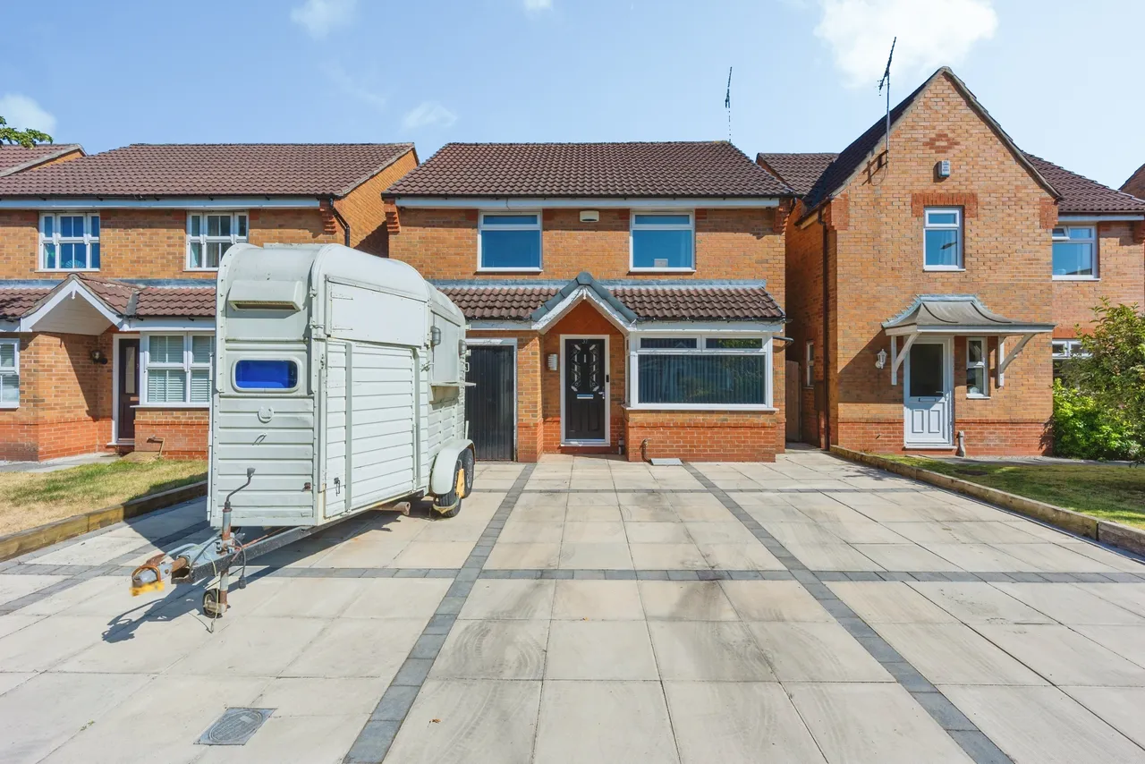 Pintail Avenue, Stockport, SK3, photo 2