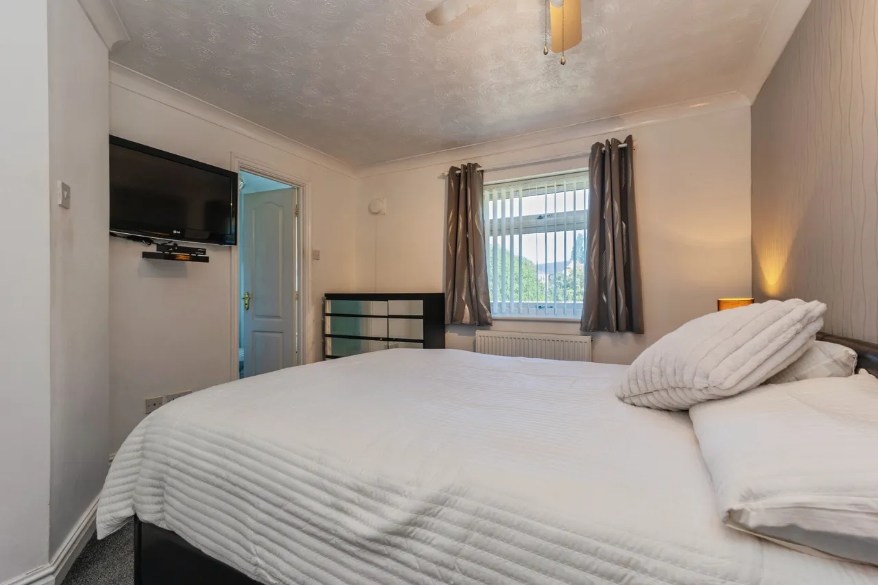 Pintail Avenue, Stockport, SK3, photo 12