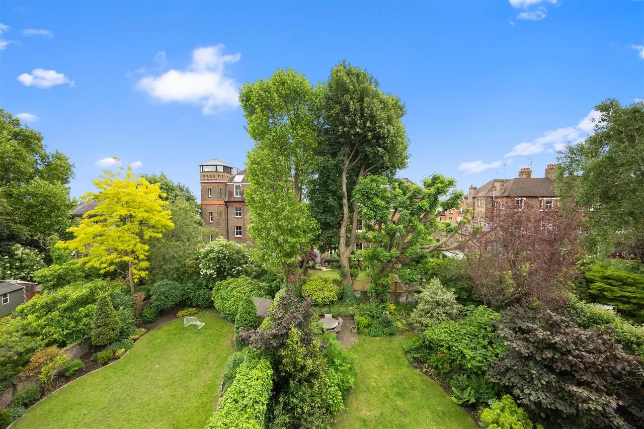 Thurlow Road, London, NW3, photo 6