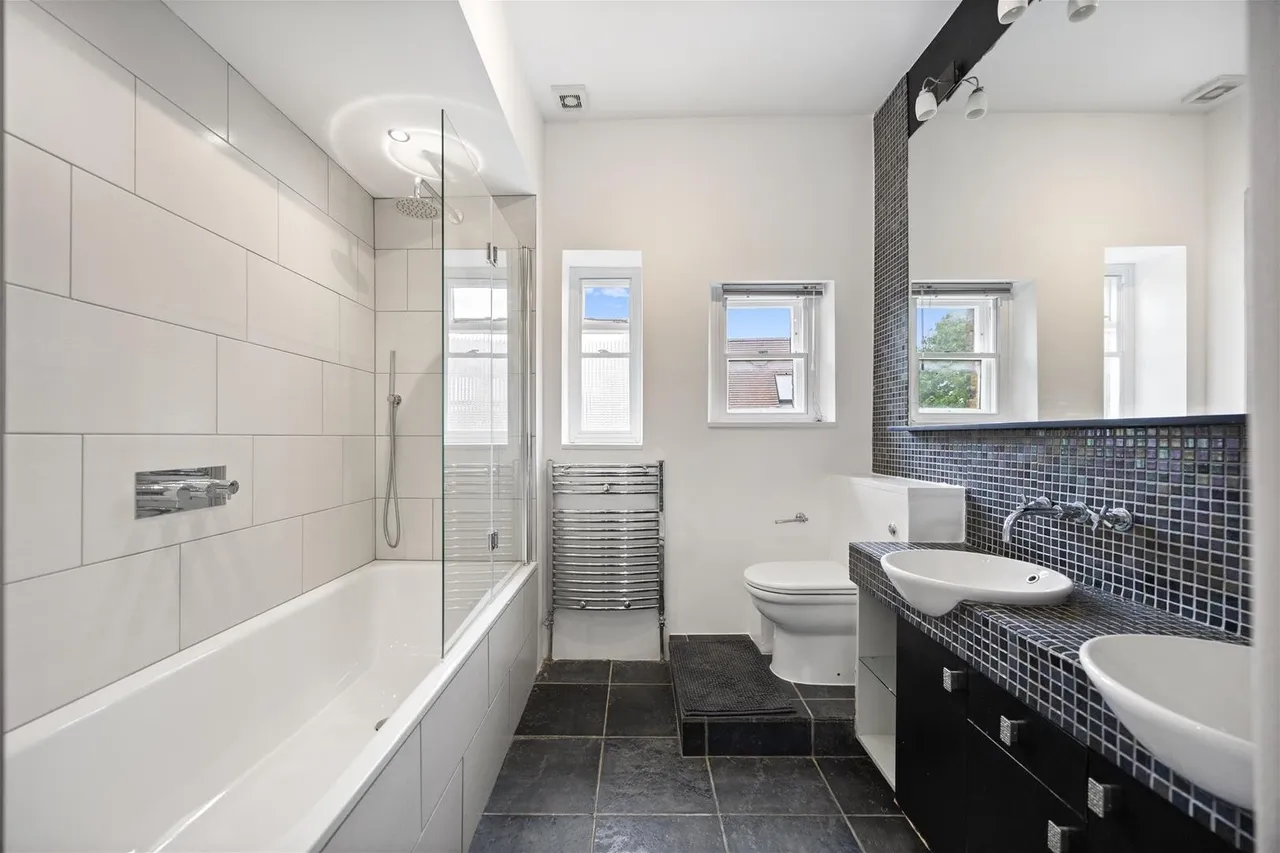 Thurlow Road, London, NW3, photo 9