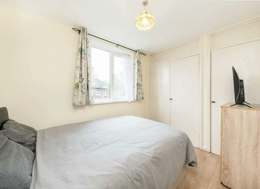 St. Stephens Road, Hounslow, TW3, photo 5