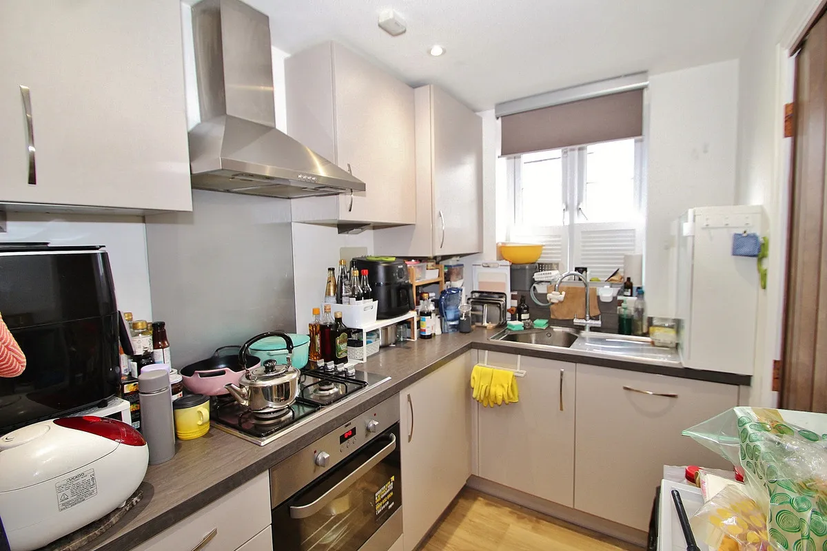 Kestrel Crescent, Witney, photo 6