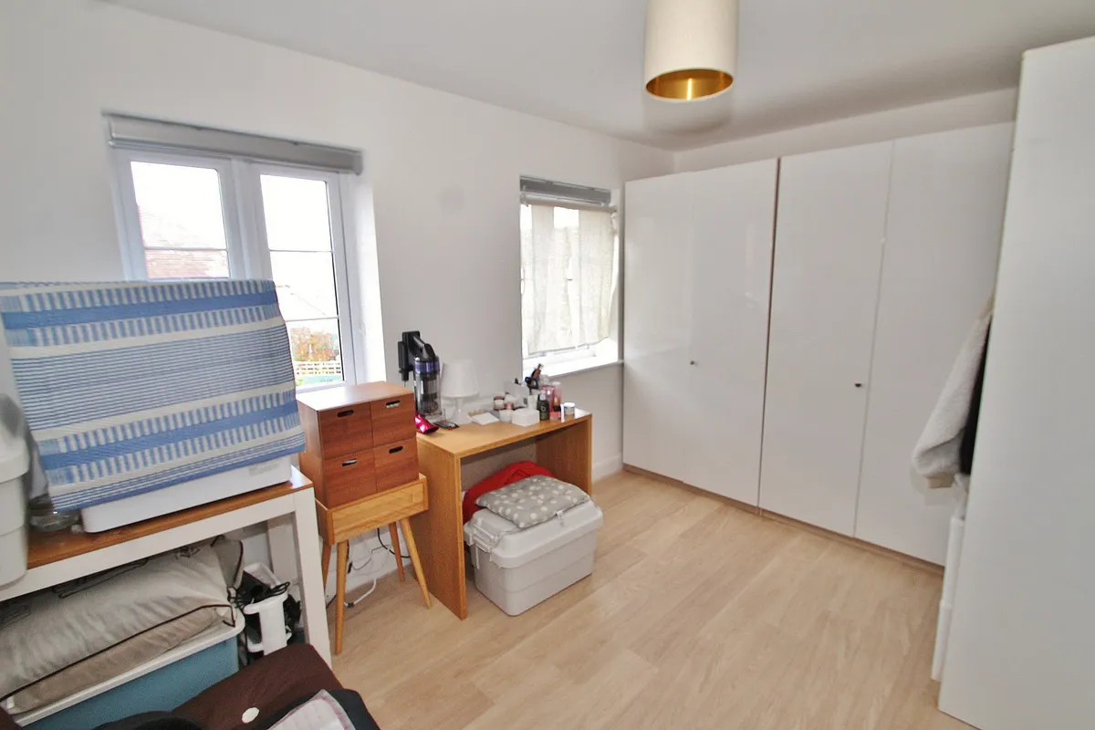Kestrel Crescent, Witney, photo 8