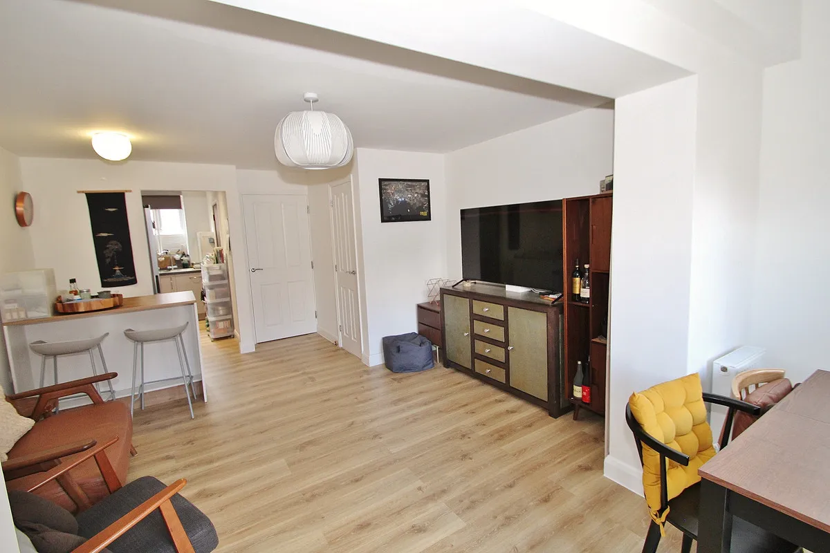 Kestrel Crescent, Witney, photo 10