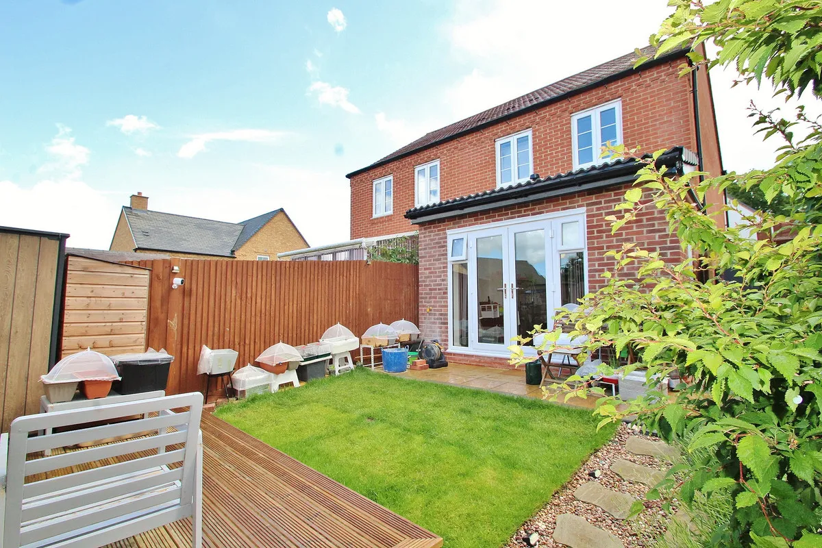 Kestrel Crescent, Witney, photo 5