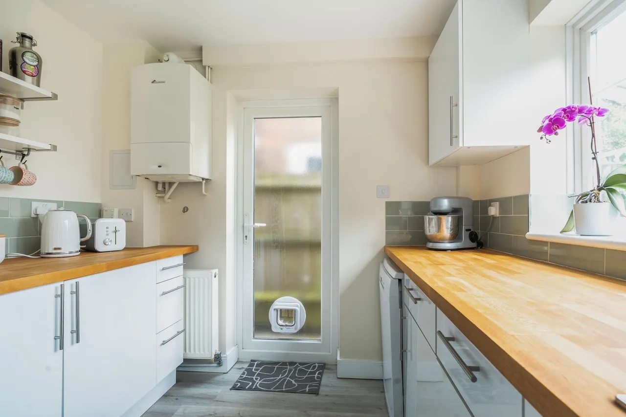 Pretoria Avenue, Midhurst, GU29, photo 9