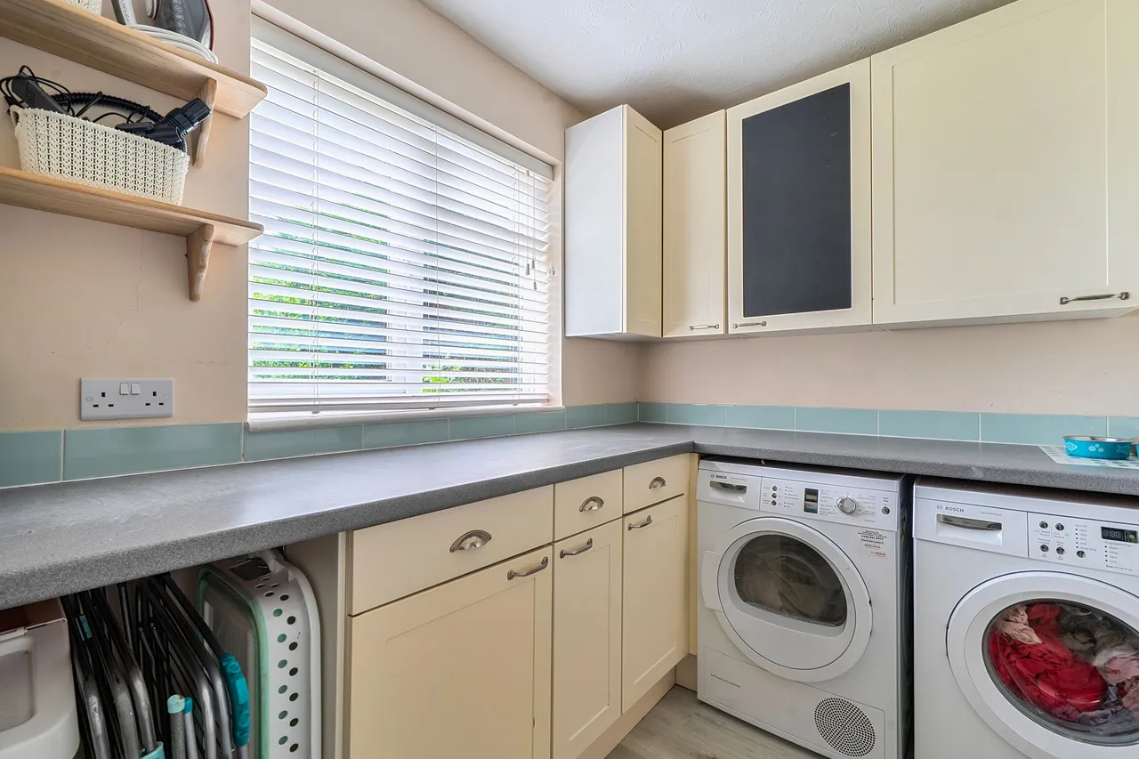 Pretoria Avenue, Midhurst, GU29, photo 8