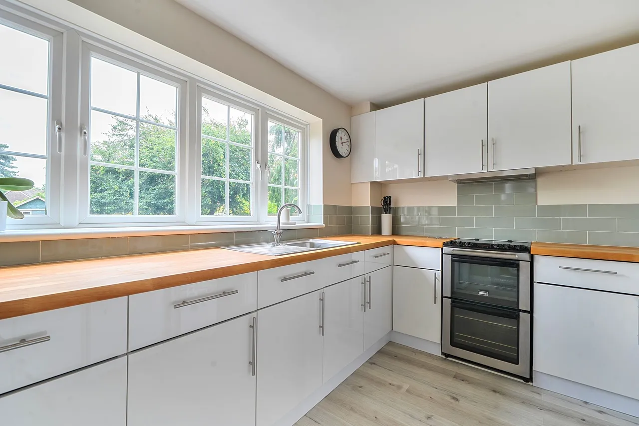 Pretoria Avenue, Midhurst, GU29, photo 2