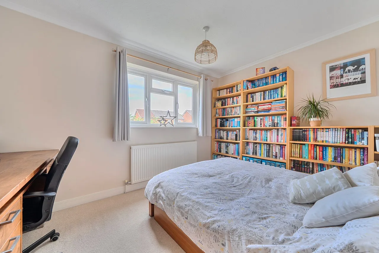 Pretoria Avenue, Midhurst, GU29, photo 13