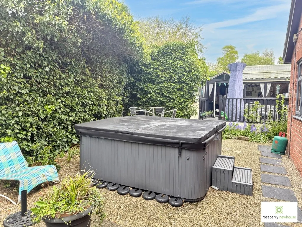 The Crescent, Nunthorpe, photo 16