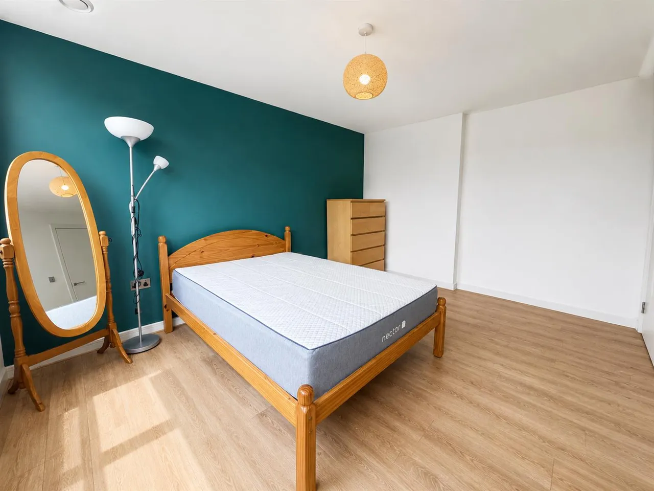 Ashton Lane, Sale, M33, photo 7