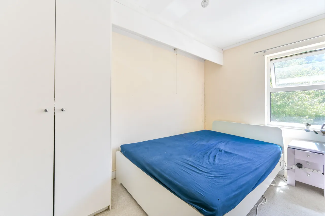 18 Queensbury Road, Wembley, photo 5