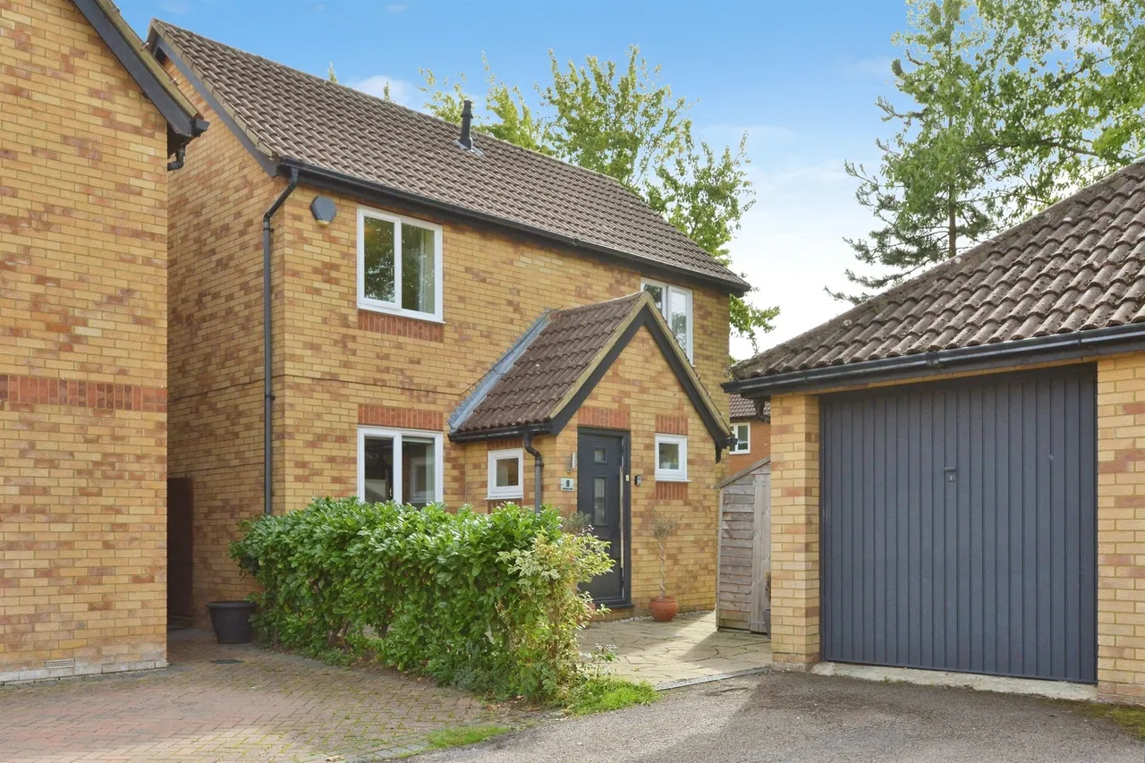 3 bed house for sale, Morebath Grove, Furzton, MK4