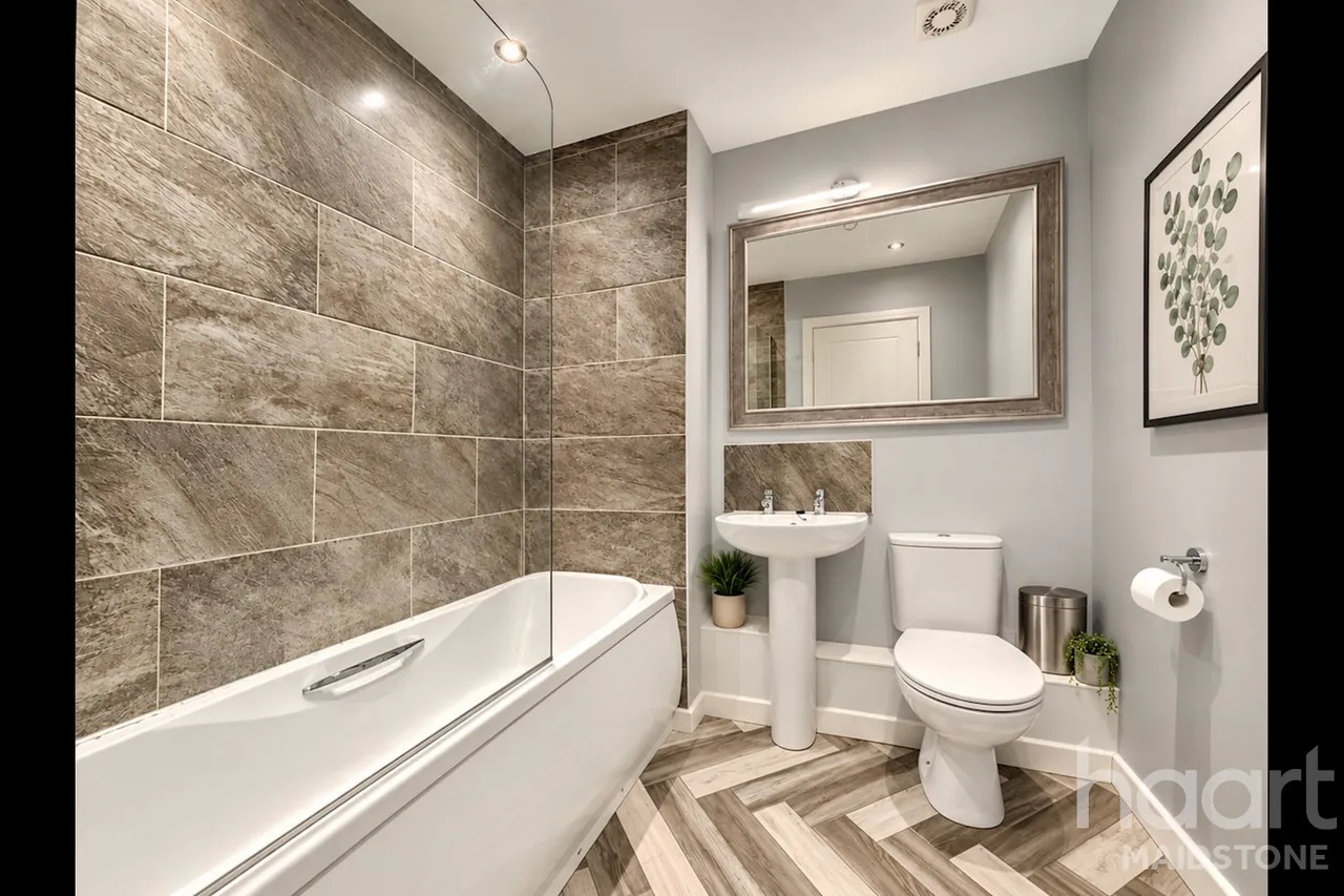 Hawkes Way, Maidstone, ME15, photo 2