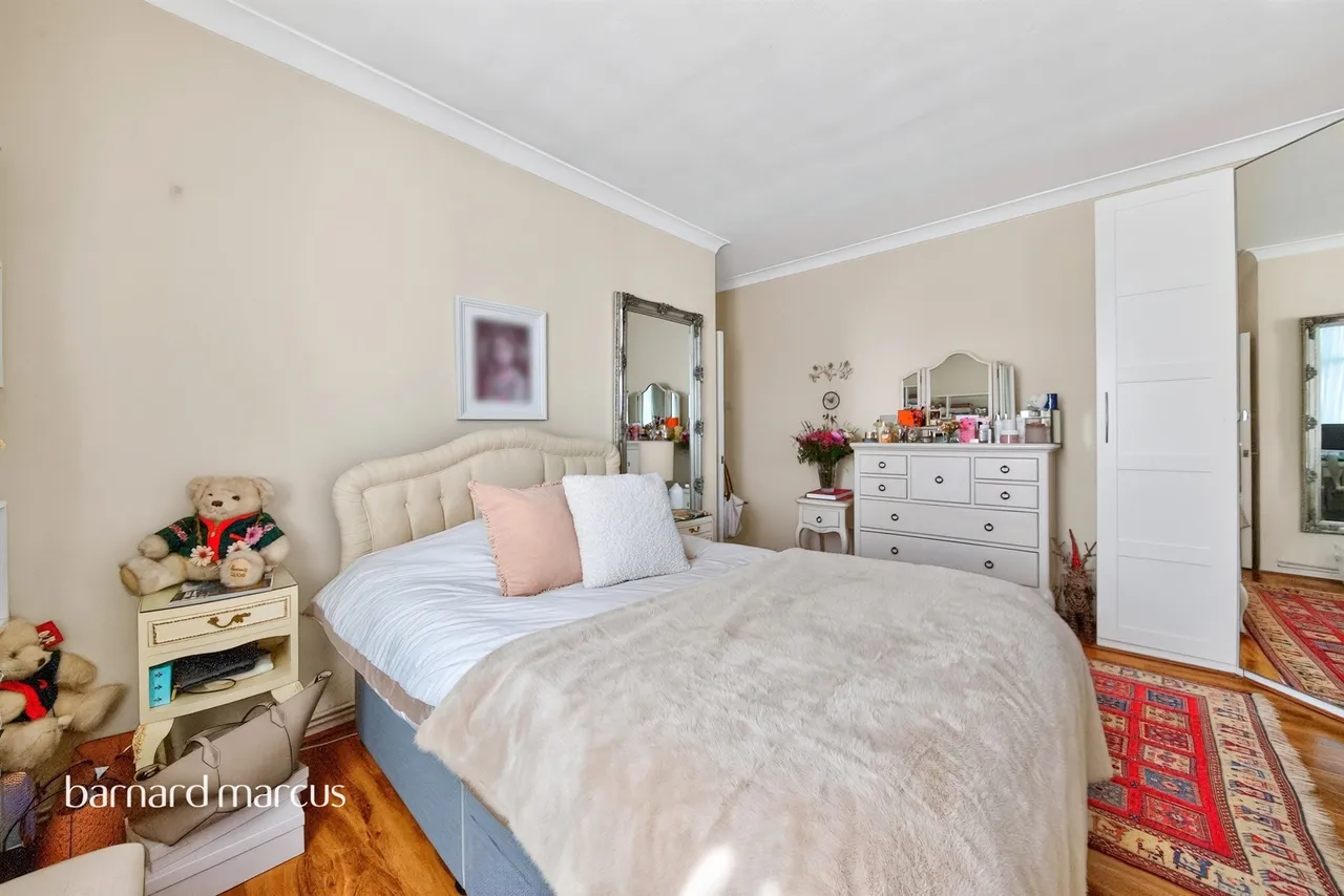 Holders Hill Road, London, NW4, photo 13