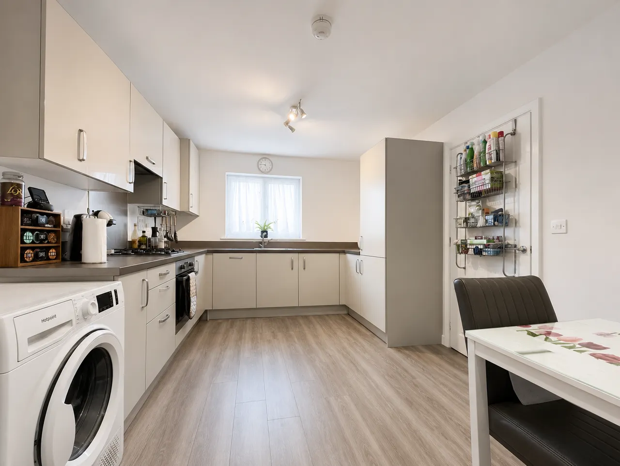 Withers Walk, Blackwater, Camberley, Hampshire, GU17 9FQ, photo 3