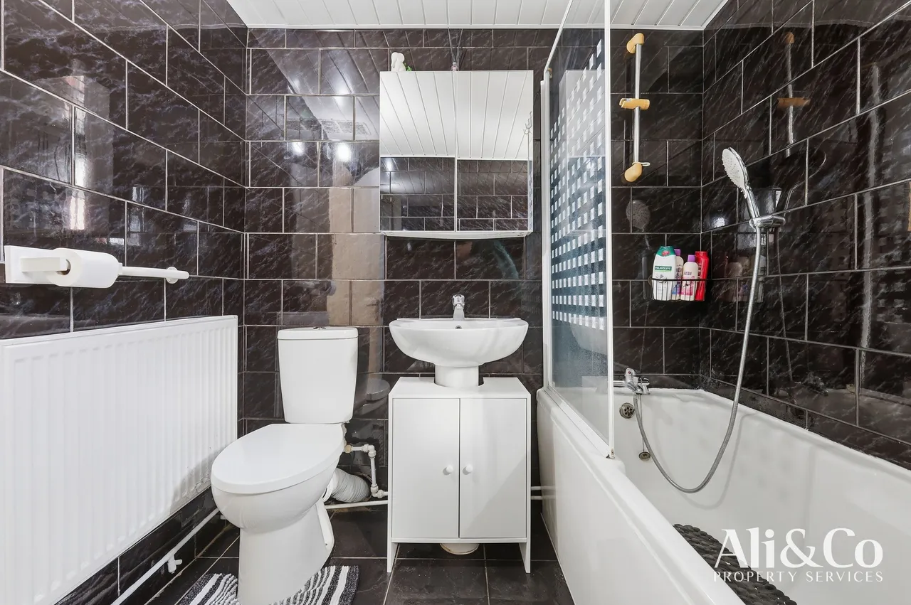Kent Road, Grays, Essex, RM17 6DE, photo 10