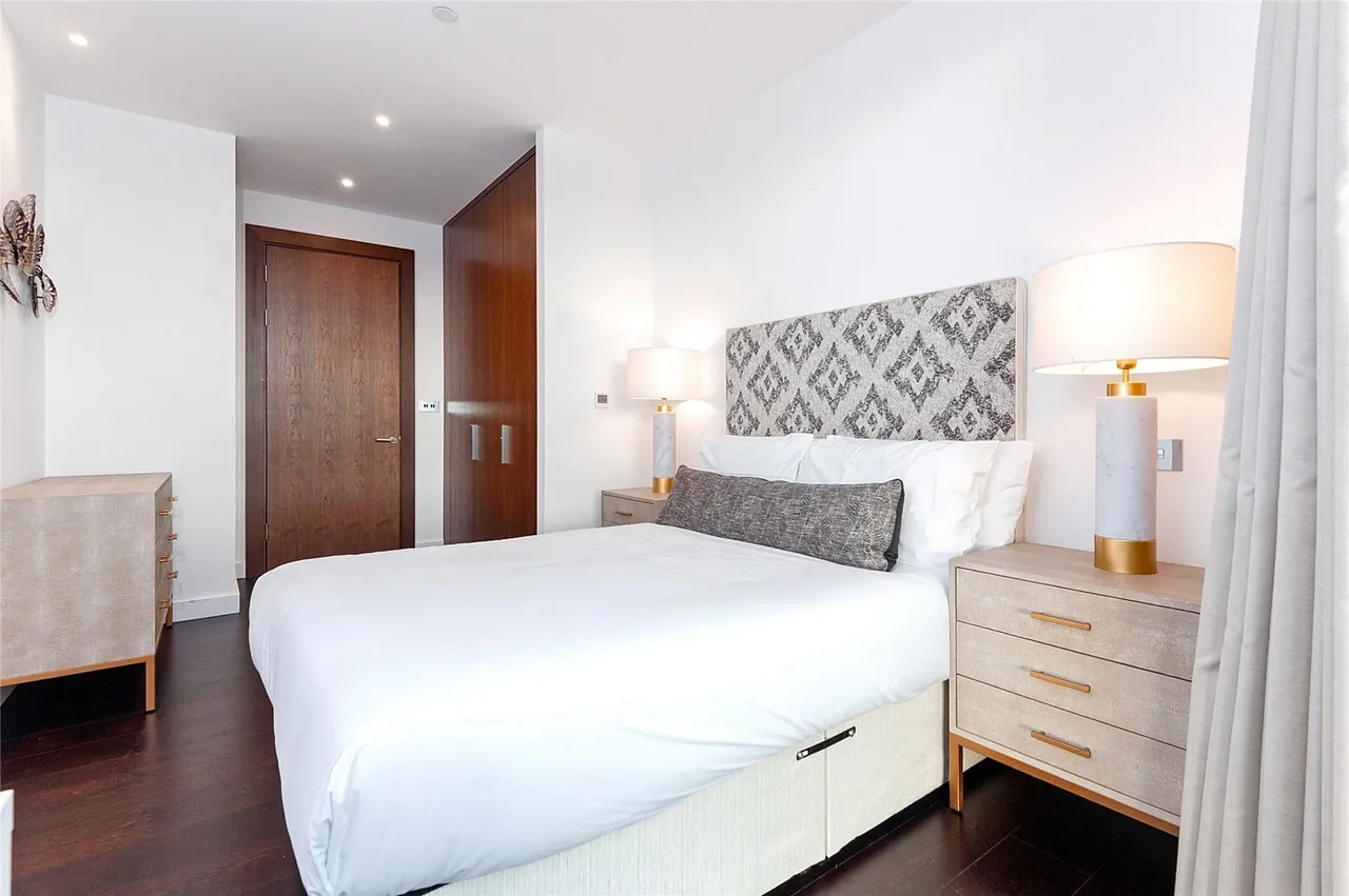 Thornes House, 4 Charles Clowes Walk, London, SW11, photo 8
