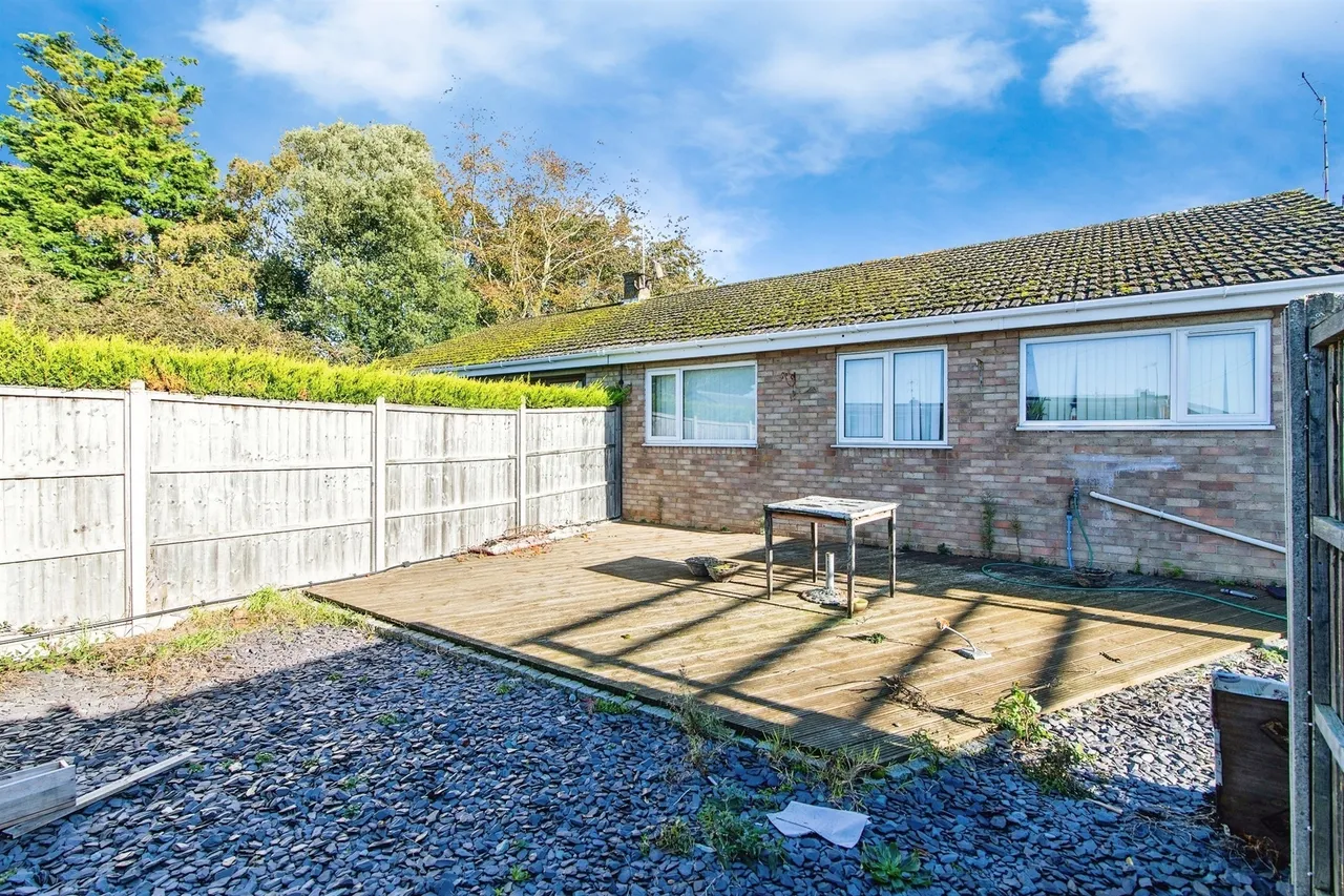 Cotswold Way, Oulton, LOWESTOFT, photo 2