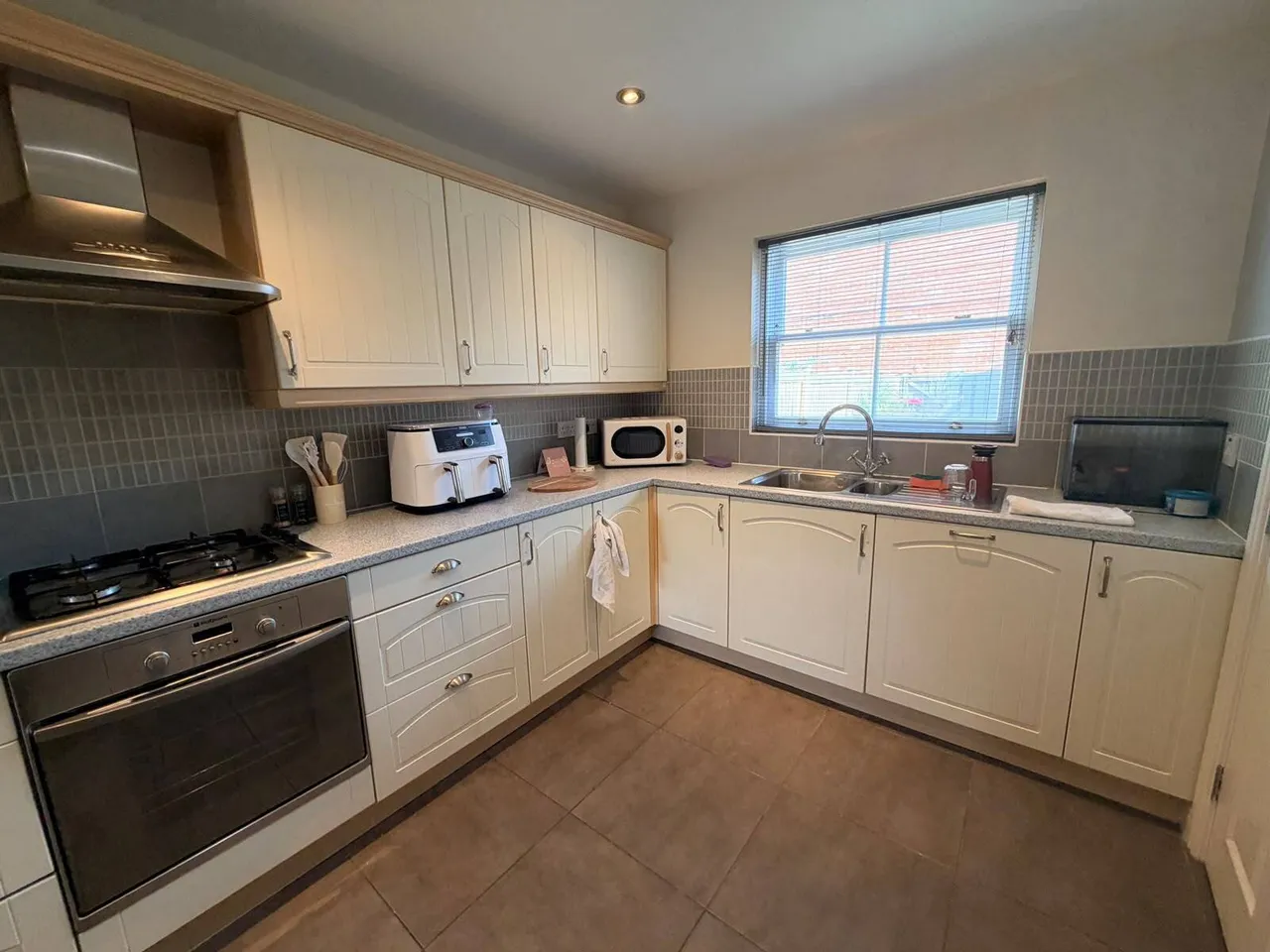 Falcon Court, Dinnington, S25, photo 7