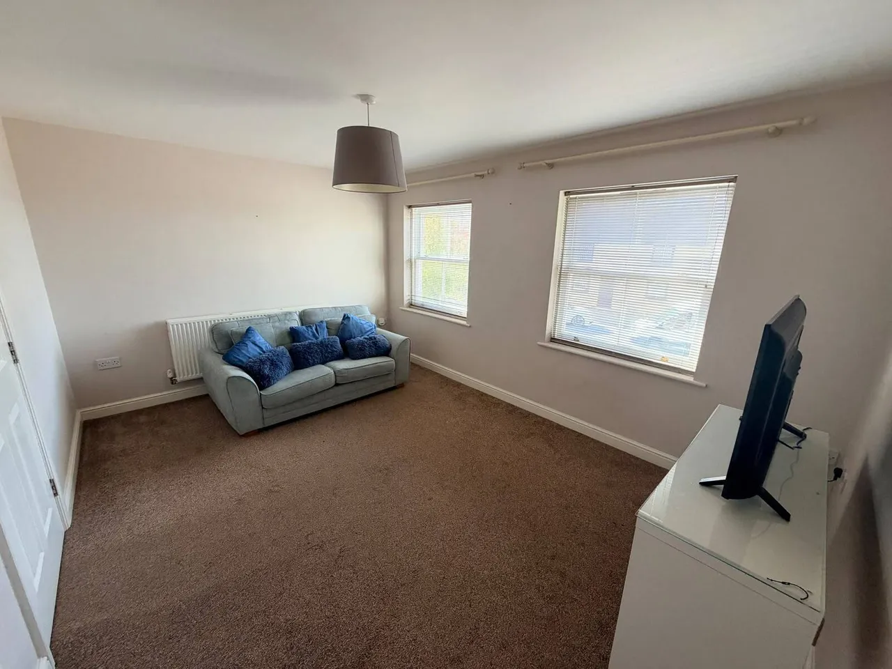 Falcon Court, Dinnington, S25, photo 10