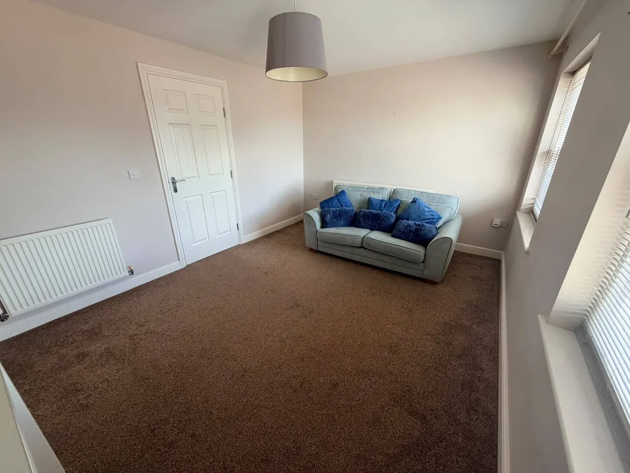 Falcon Court, Dinnington, S25, photo 11