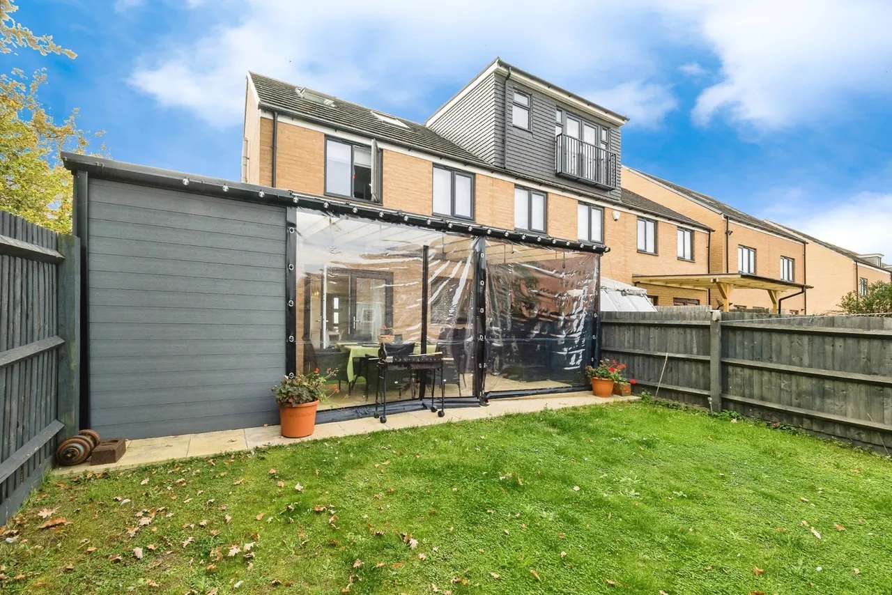 Sunliner Way, SOUTH OCKENDON, Essex, RM15, photo 7