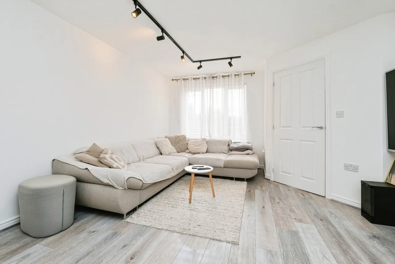 Sunliner Way, SOUTH OCKENDON, Essex, RM15, photo 2