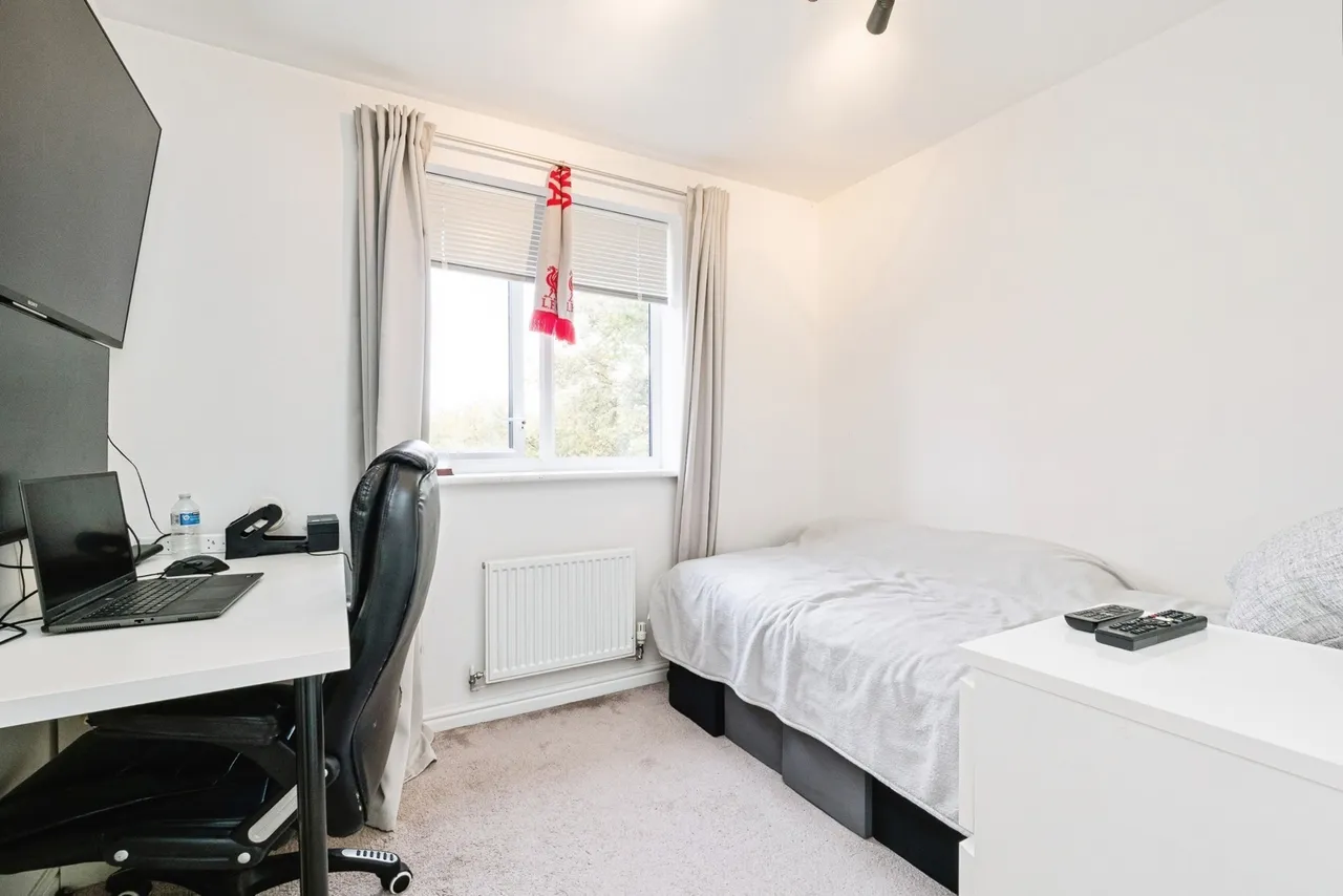Sunliner Way, SOUTH OCKENDON, Essex, RM15, photo 13