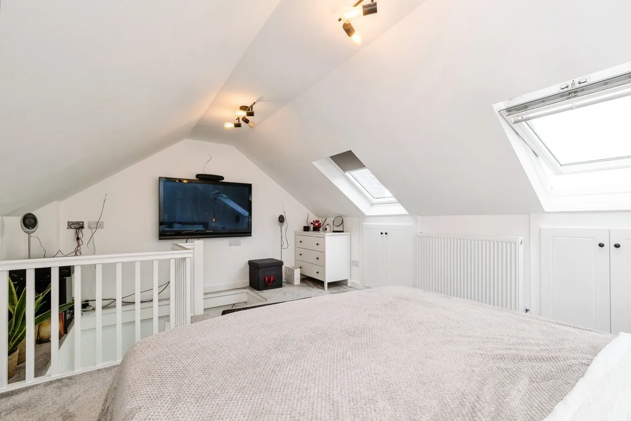 Sunliner Way, SOUTH OCKENDON, Essex, RM15, photo 15