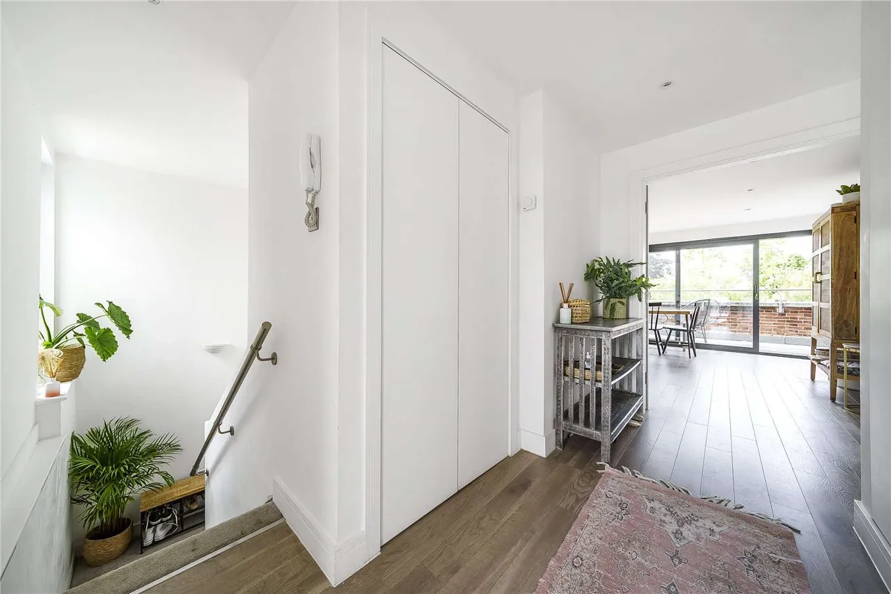 Lyons Crescent, Tonbridge, Kent, TN9 1FB, photo 12