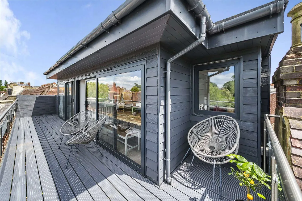 Lyons Crescent, Tonbridge, Kent, TN9 1FB, photo 5