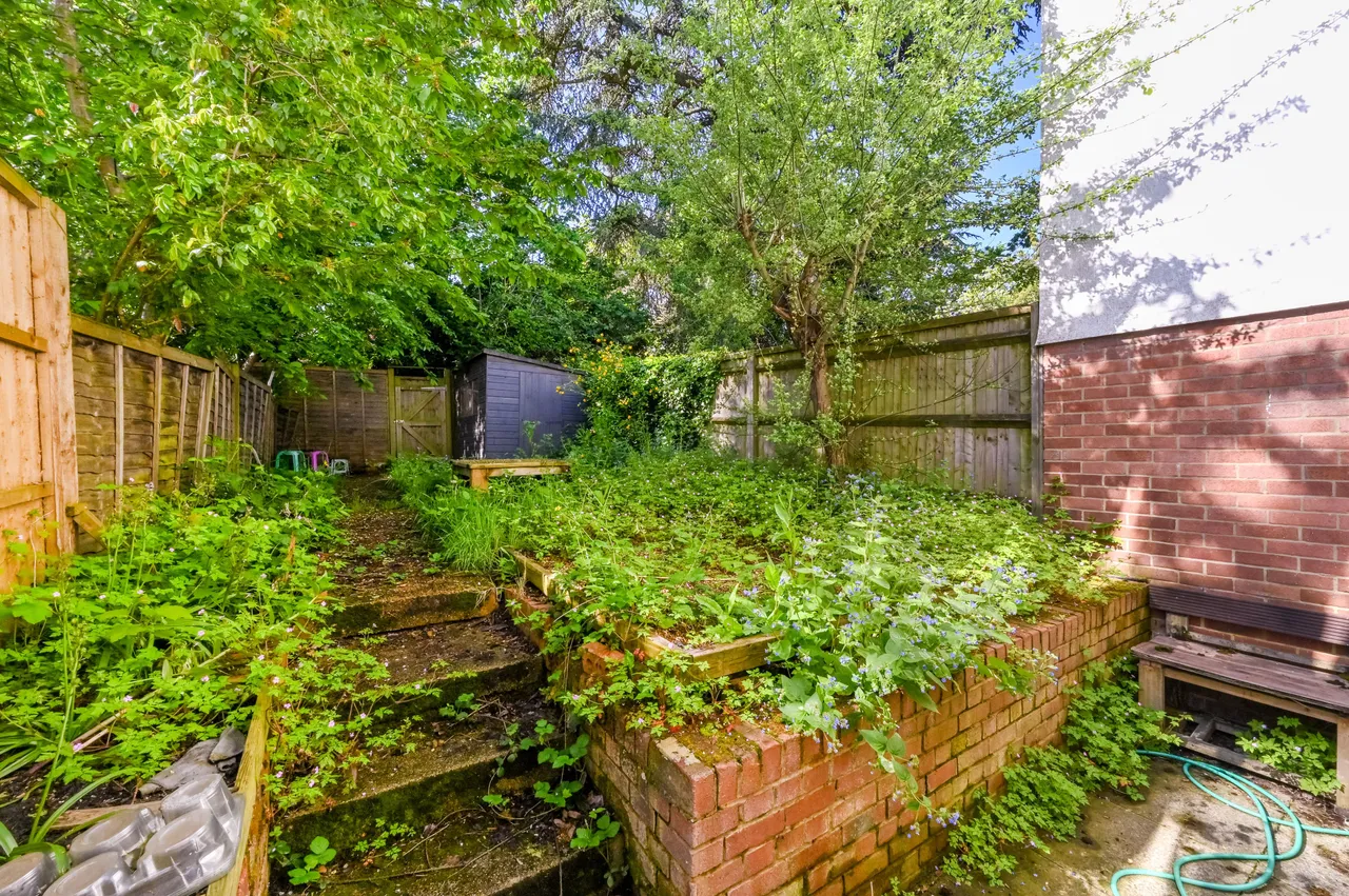 Room 1, 7 Sovereign Close, London, photo 5