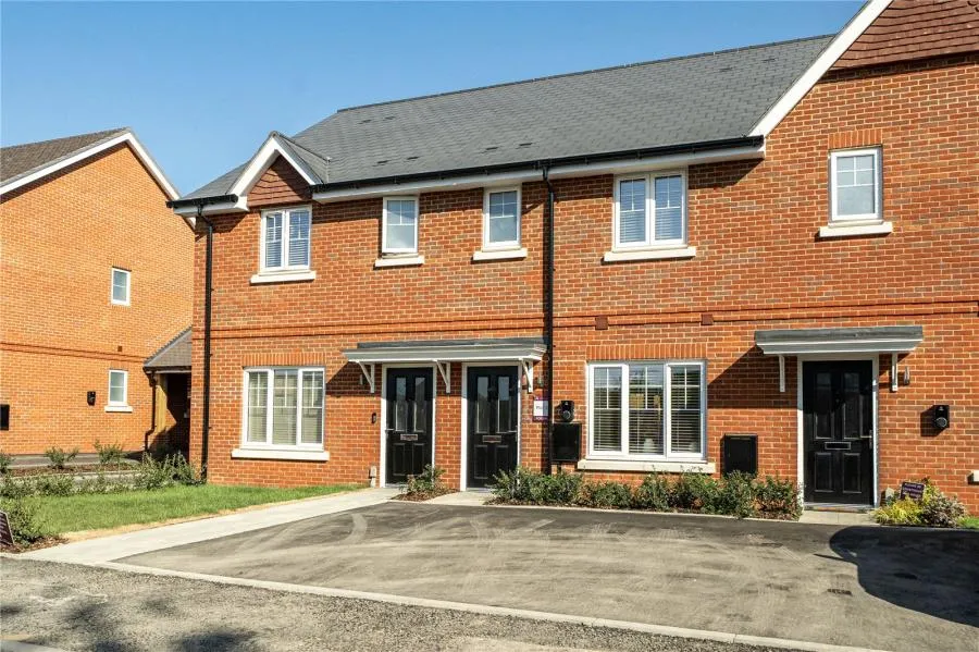 Fergusson Kelly Place, St Anne's Meadows, RG40, photo 3