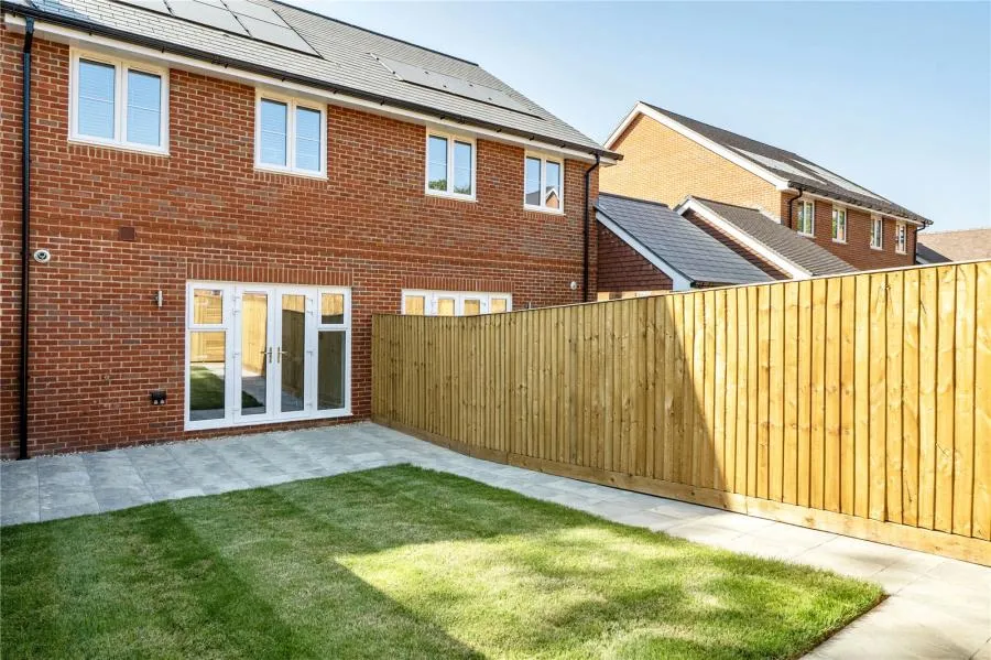 Fergusson Kelly Place, St Anne's Meadows, RG40, photo 12