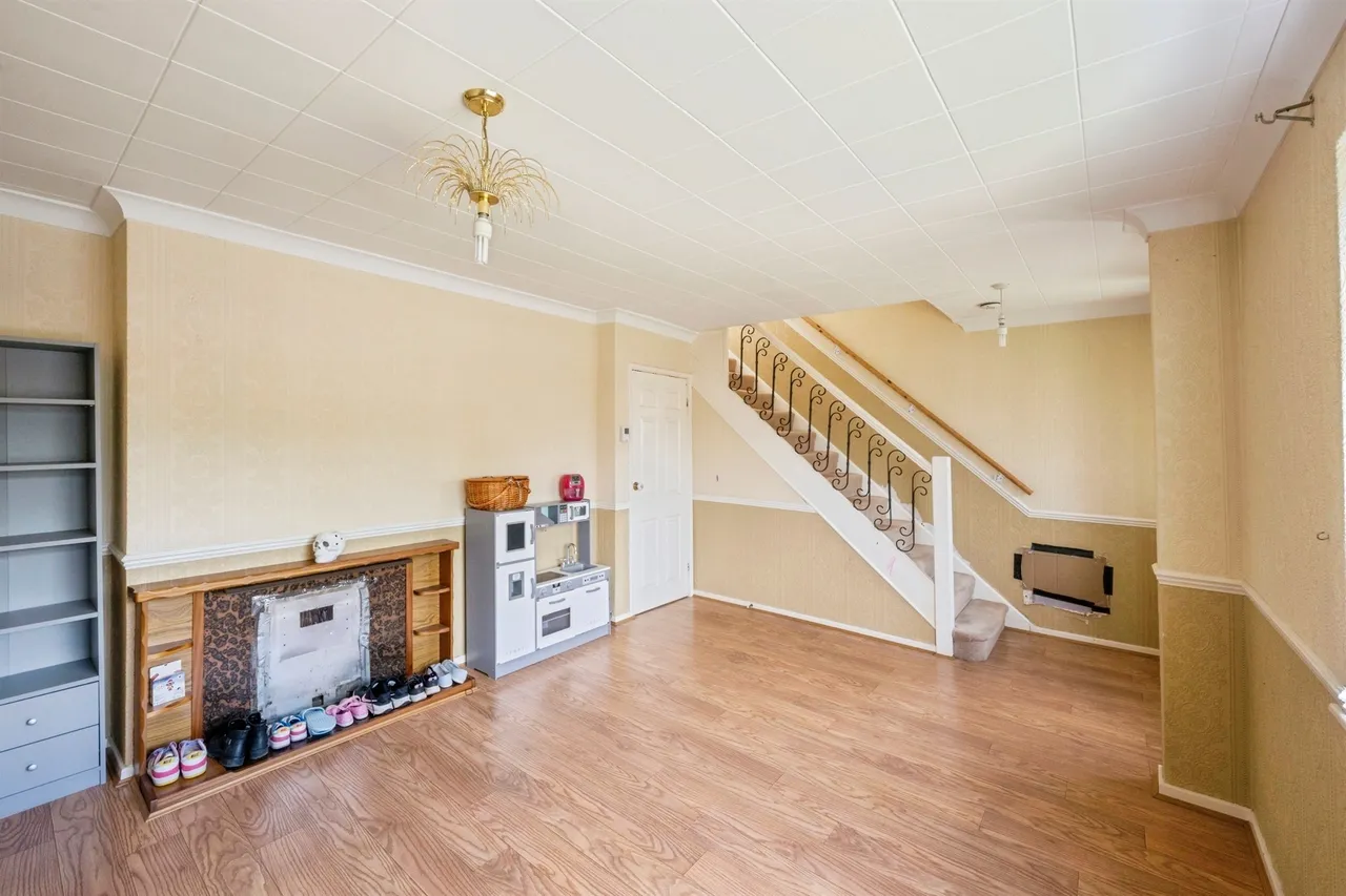 Broomhouse Lane, Edlington, DN12, photo 6
