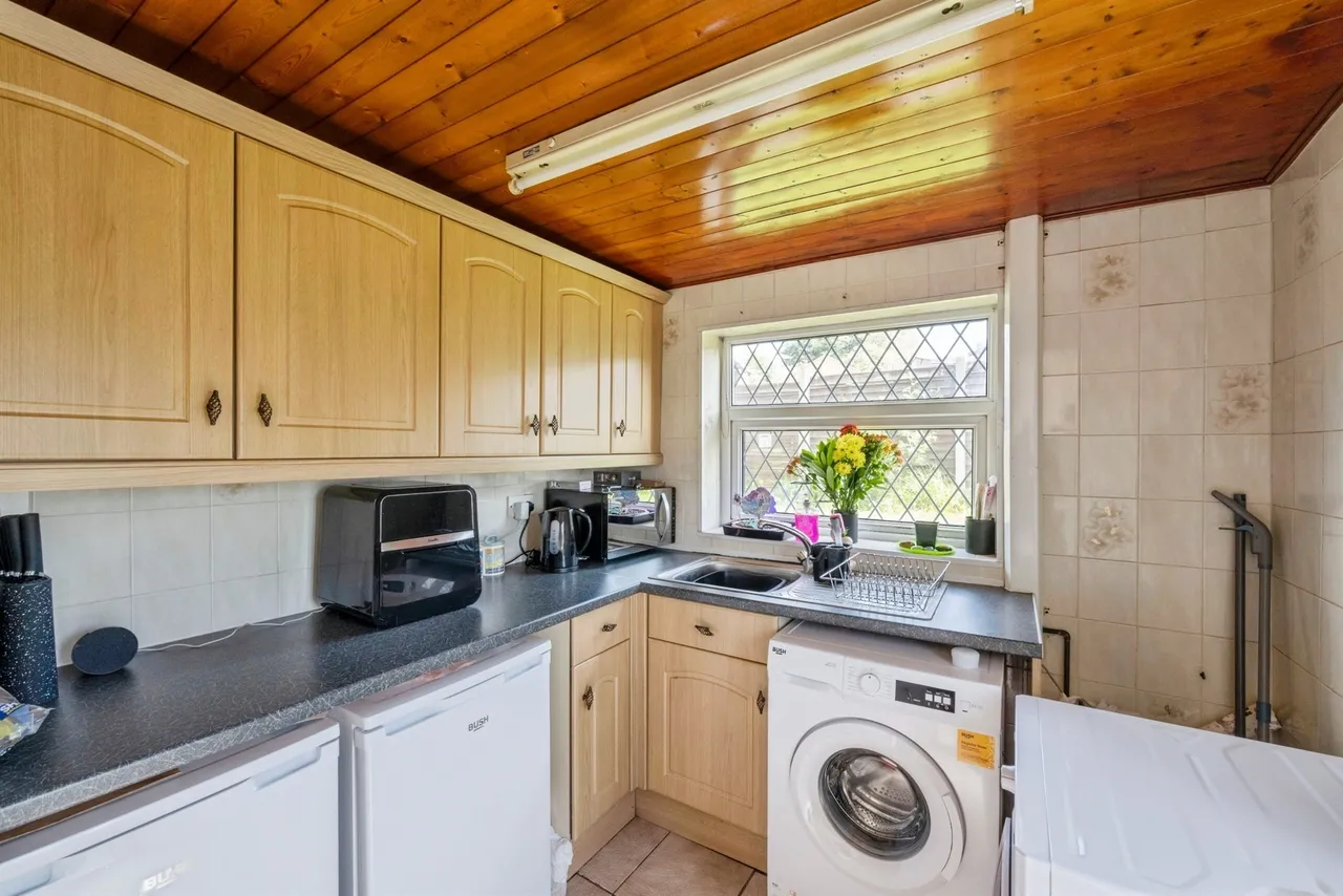 Broomhouse Lane, Edlington, DN12, photo 4
