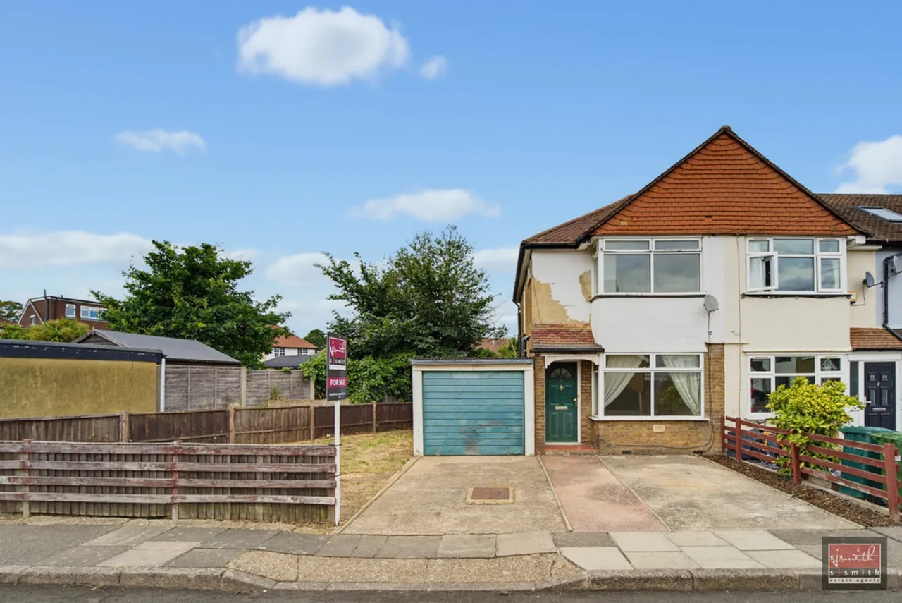 3 bed property for sale, Lucie Avenue, Ashford