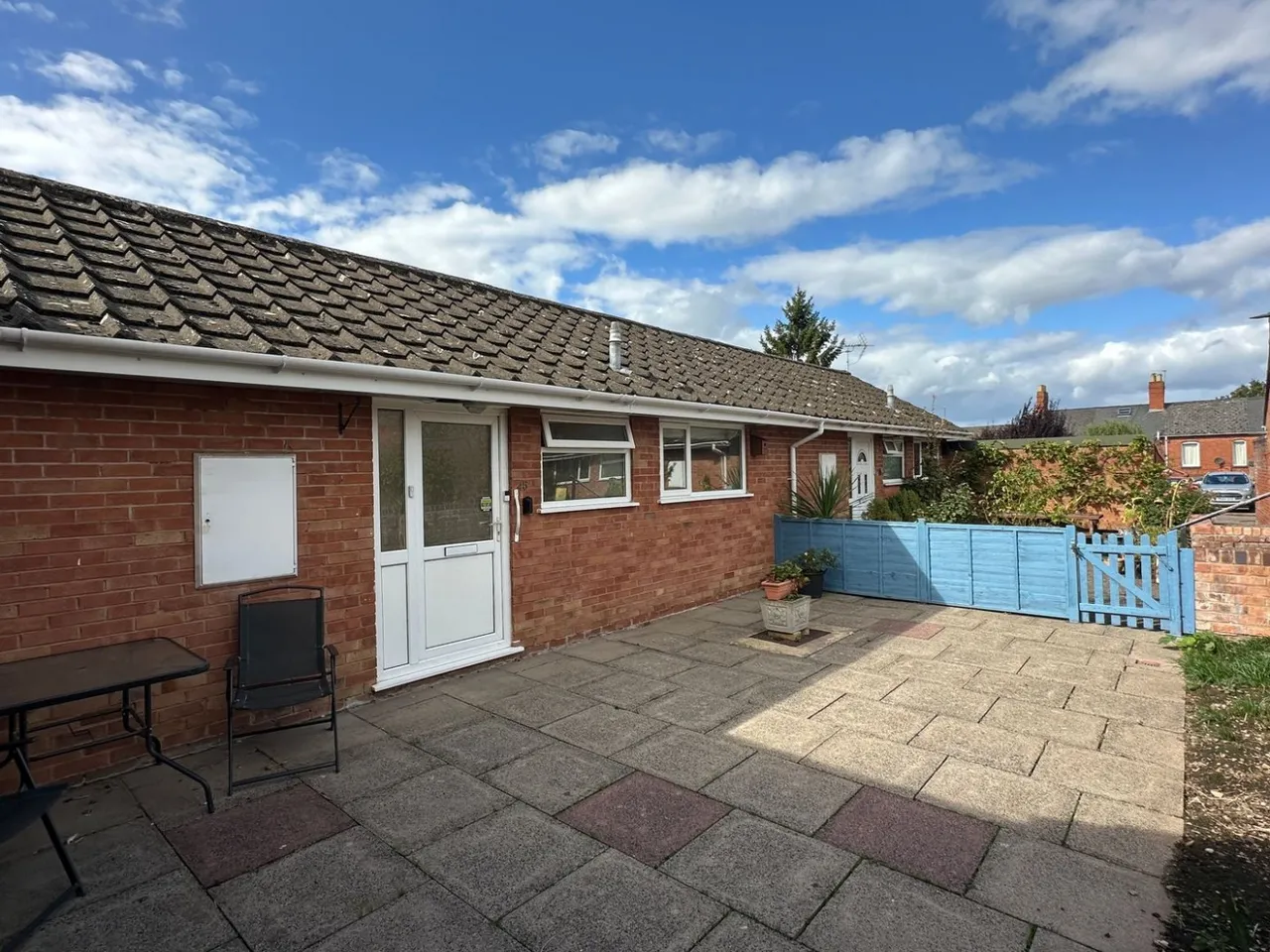 2 bed house for sale, Queens Court, Ledbury