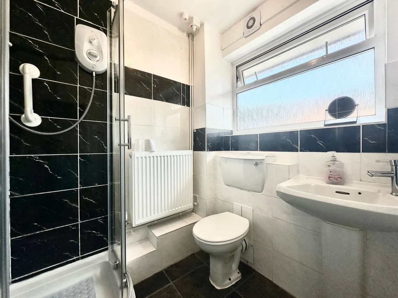 Queens Court, Ledbury, photo 15