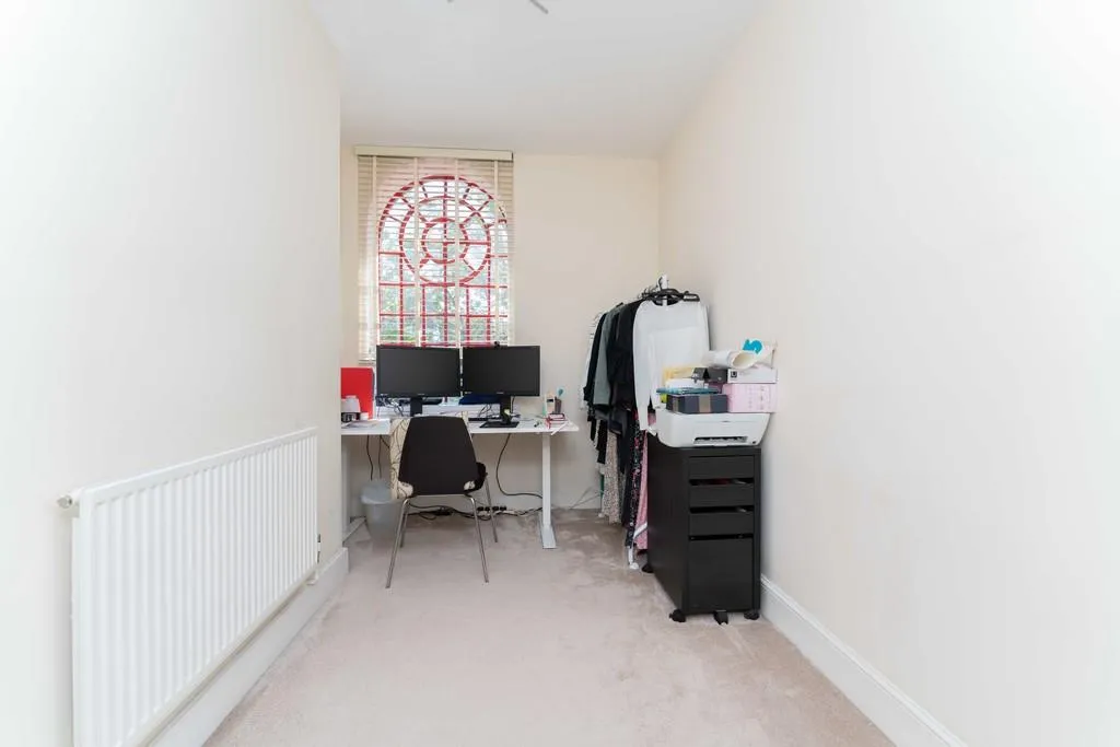 Osterley Gardens, Southall, photo 12