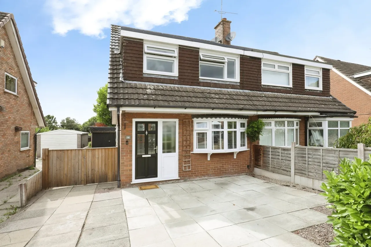 3 bed house for sale — Windermere Road, Wistaston, Crewe, Cheshire, CW2