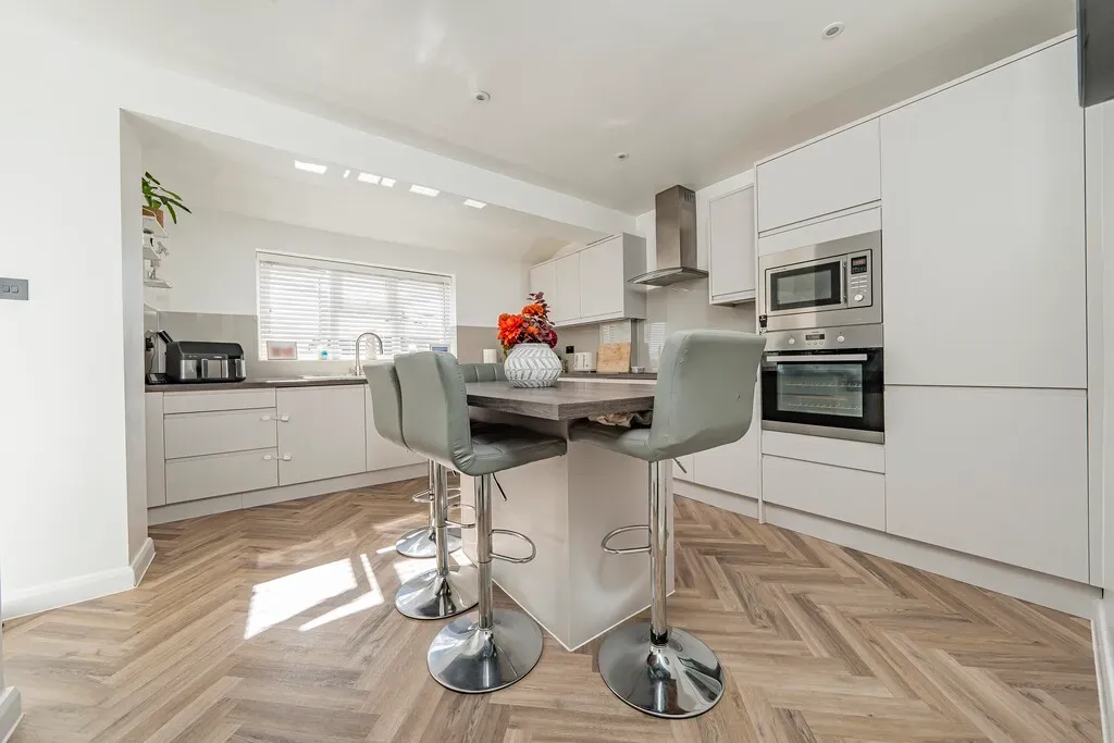 Jubilee Road, Downley, photo 17