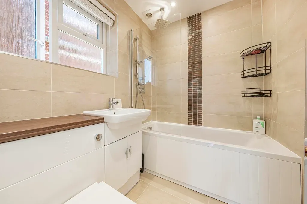 Jubilee Road, Downley, photo 6