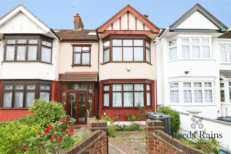 4 bed house for sale — Middleton Gardens, Ilford, IG2