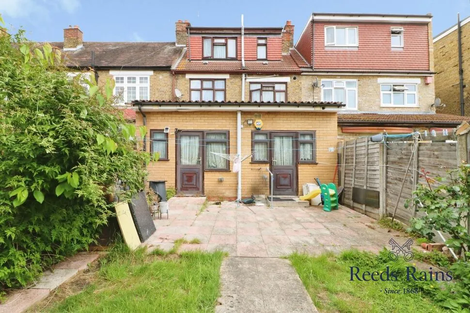 Middleton Gardens, Ilford, IG2, photo 10