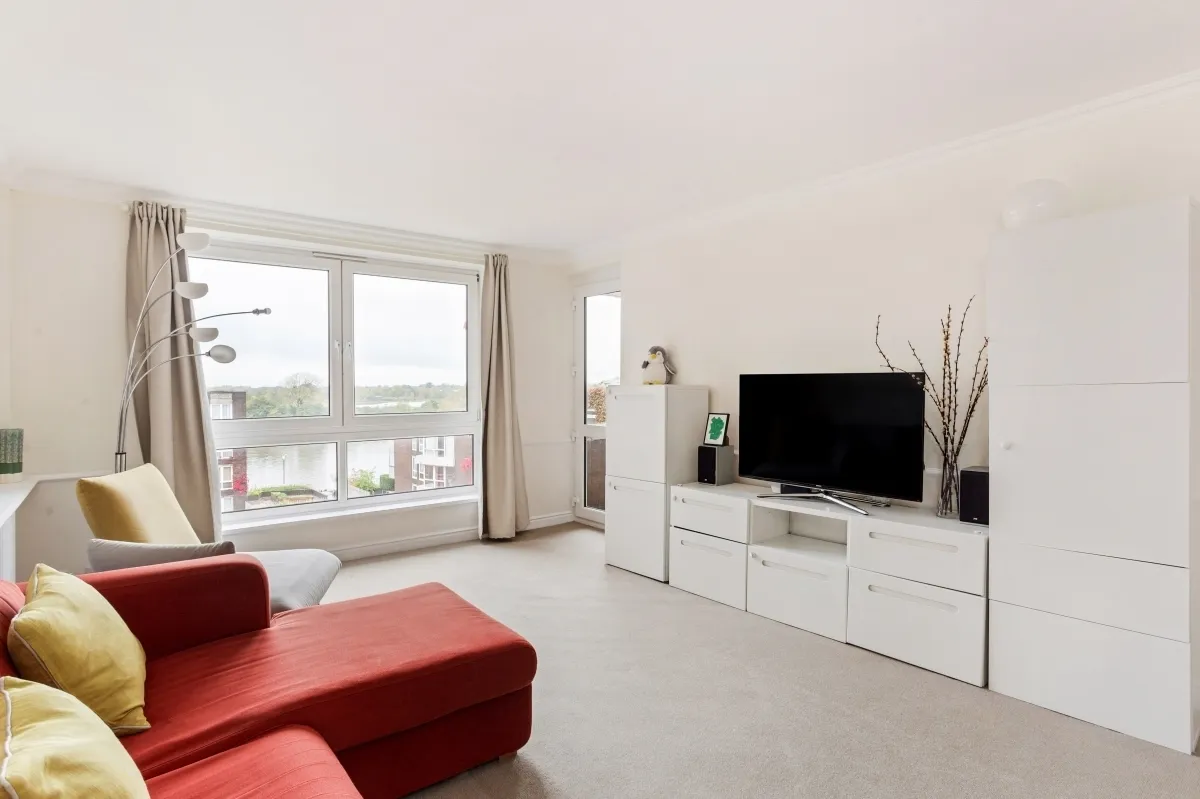 2 bed flat to rent — Holyport Road London SW6