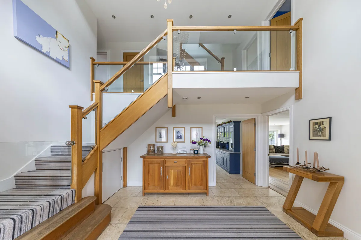 Leatherhead, KT23, photo 4