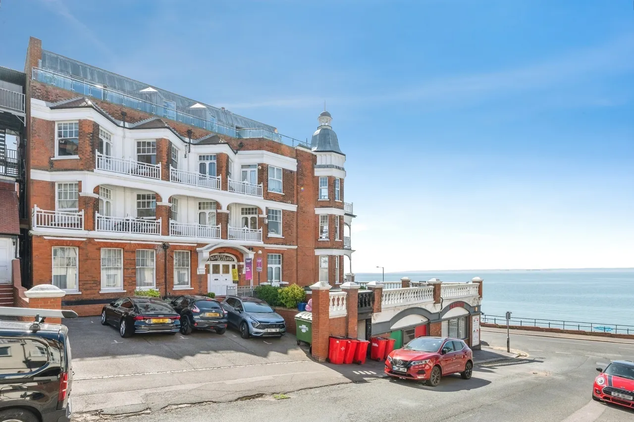 Palmeira Avenue, Westcliff-on-Sea, Essex, SS0, photo 13