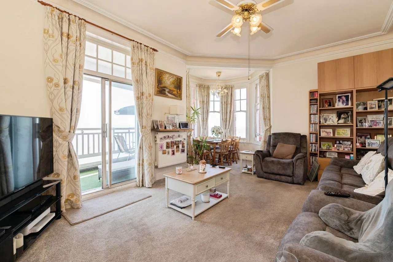 Palmeira Avenue, Westcliff-on-Sea, Essex, SS0, photo 3